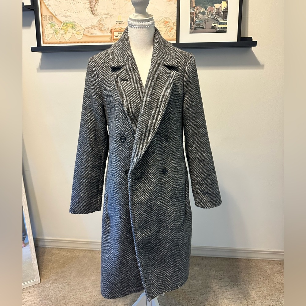 Black and white houndstooth winter coat